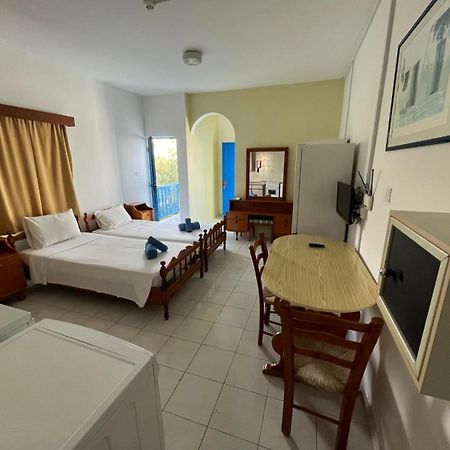 Island Budget Apartments Paphos Exterior photo